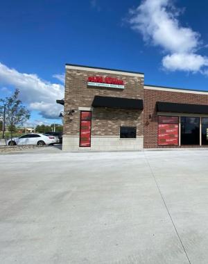 Exterior of Mahomet, IL Papa Johns restaurant